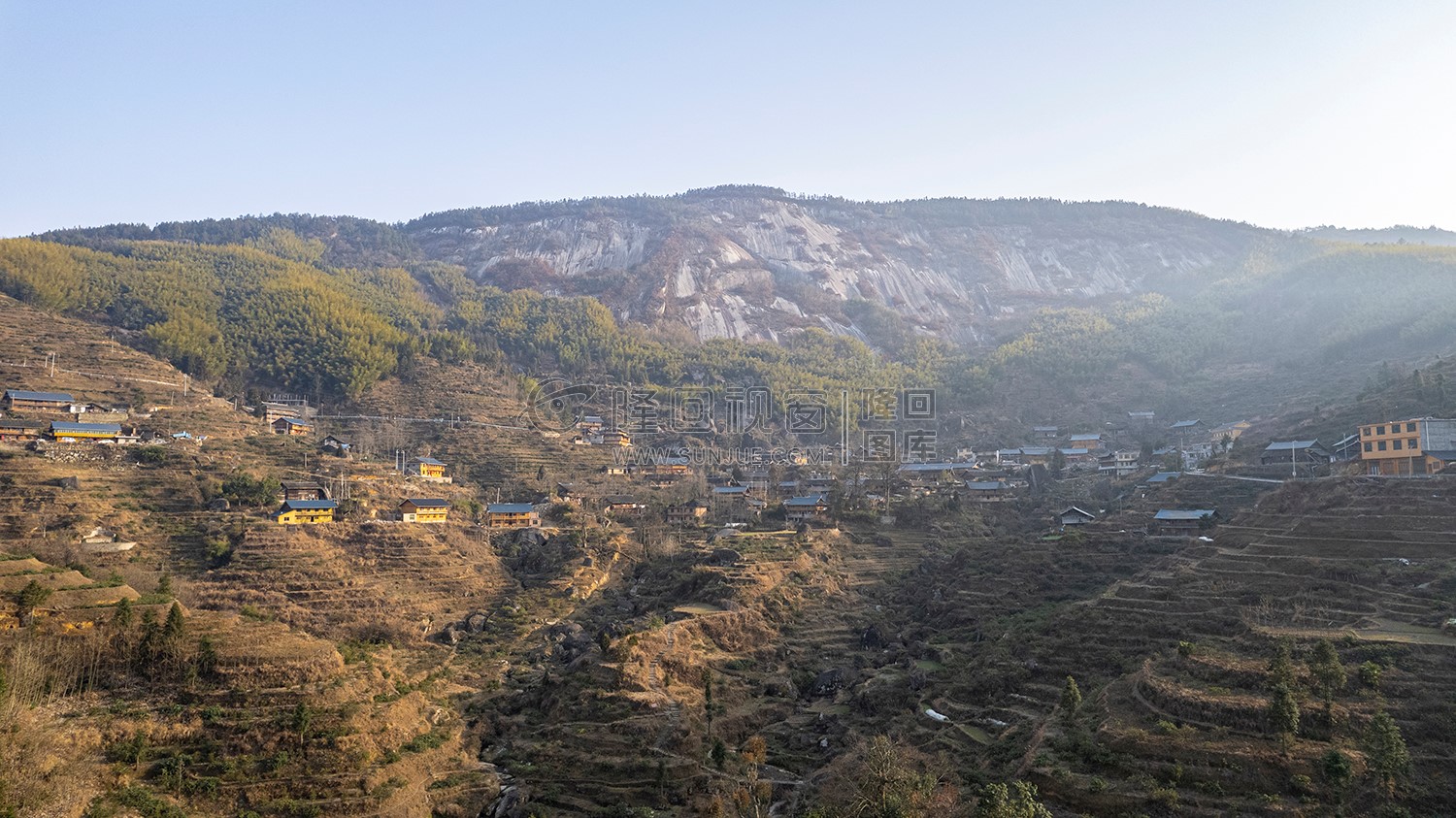 隆回大托石瀑，春节期间