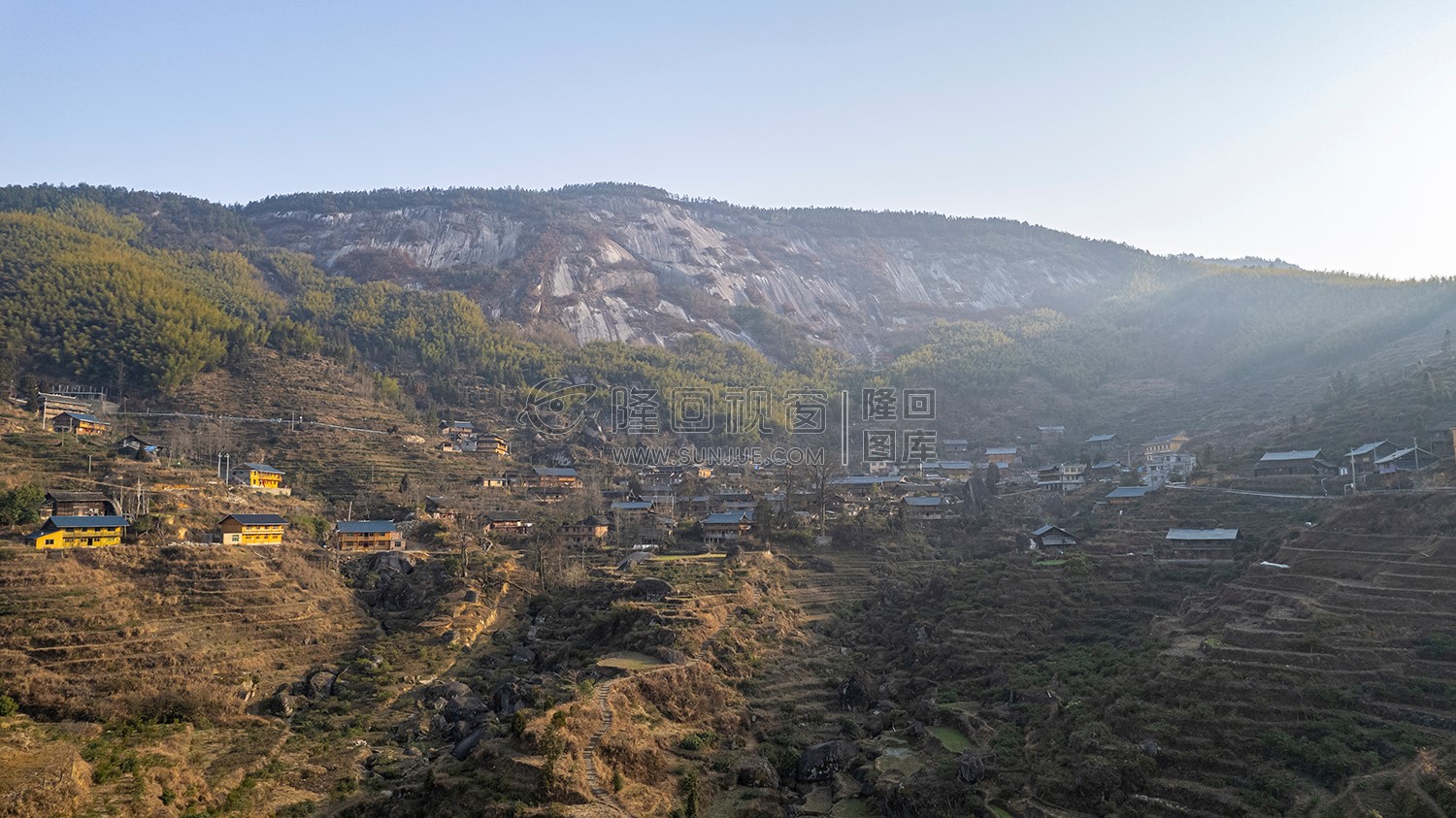 隆回大托石瀑，春节期间