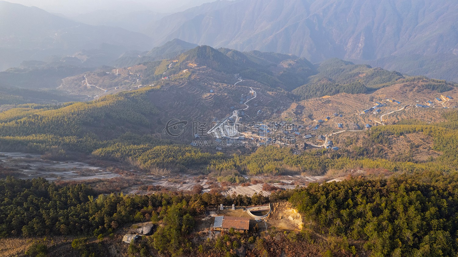 隆回大托石瀑，春节期间