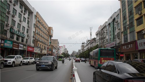 隆回宽敞的桃洪路