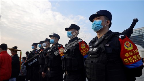 早安隆回唱响高铁站，万人空巷！