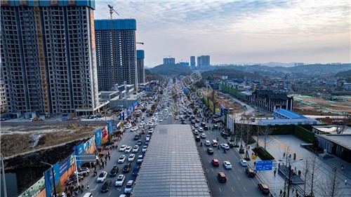 早安隆回唱响高铁站，万人空巷！