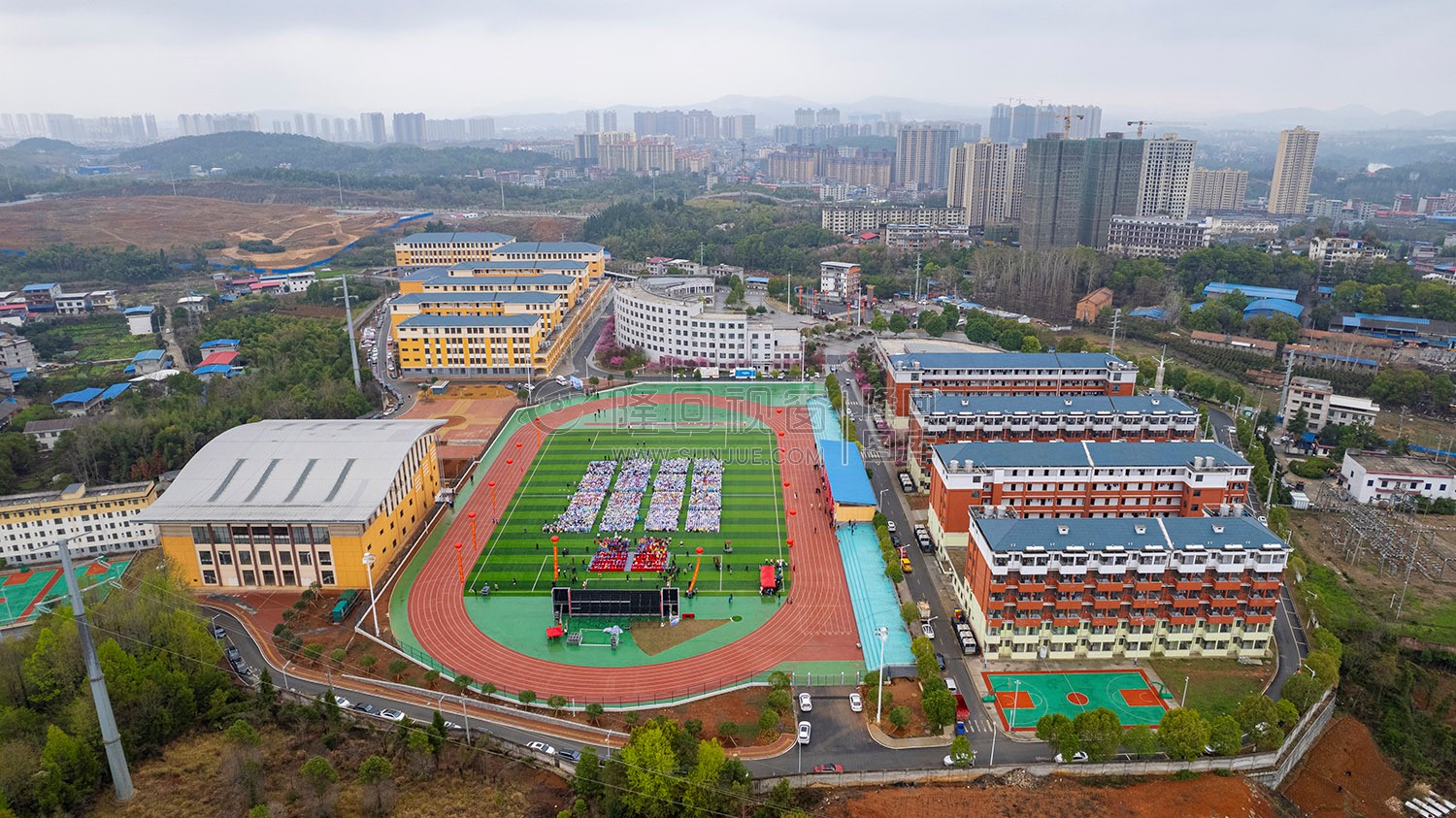 电影《永不独行》隆回首映