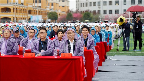 电影《永不独行》隆回首映