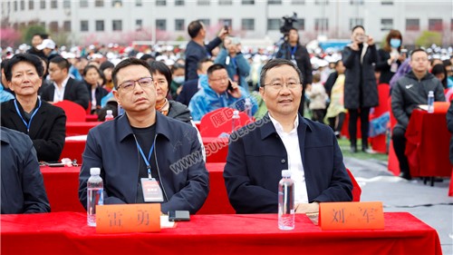 电影《永不独行》隆回首映