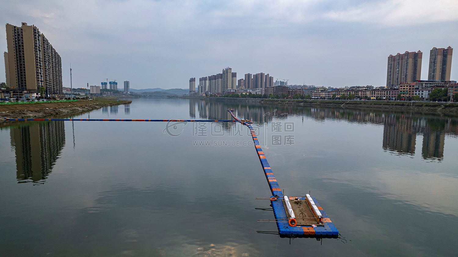 隆回烟花秀前一天布置
