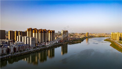 二桥边上凯悦1号河边