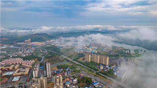 雨后隆回县城的云海