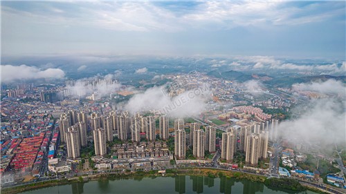 雨后隆回县城的云海