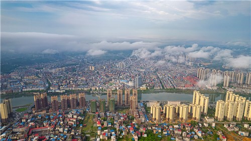 雨后隆回县城的云海