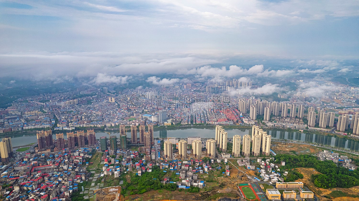 雨后隆回县城的云海