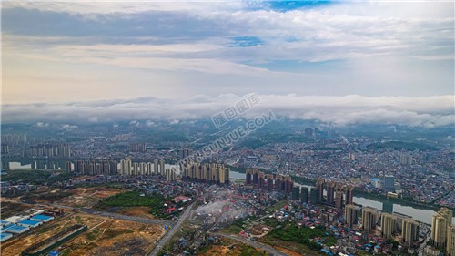 雨后隆回县城的云海
