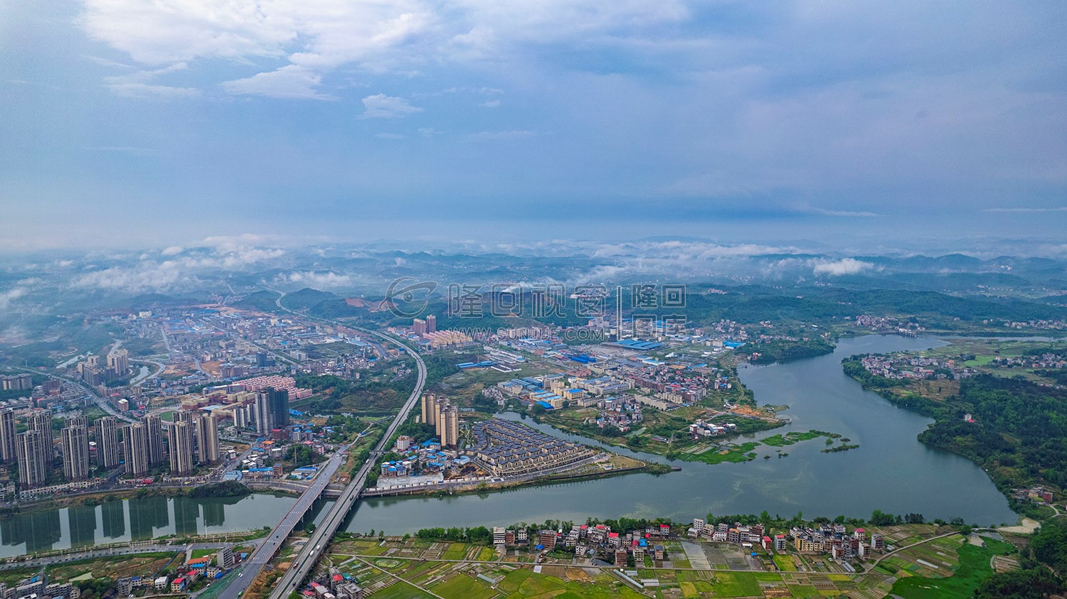 雨后隆回县城的云海