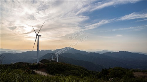 十重大界，一脚踏三县