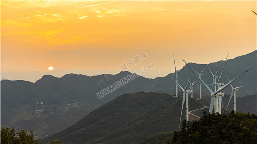 十重大界，一脚踏三县