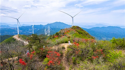 十重大界，一脚踏三县