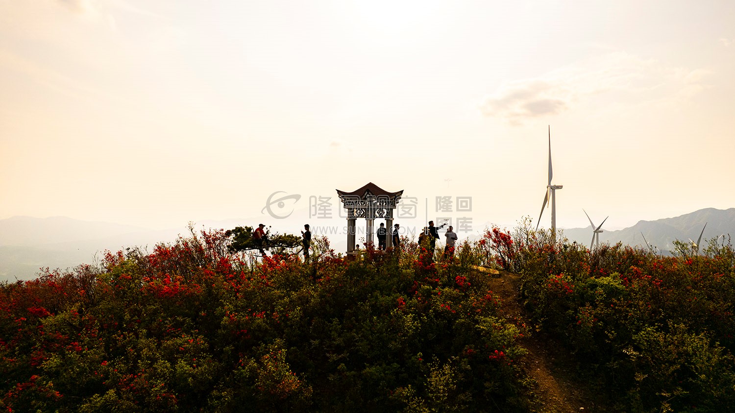 十重大界，一脚踏三县