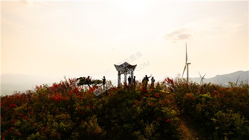 十重大界，一脚踏三县