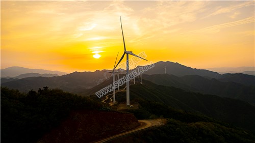 十重大界，一脚踏三县