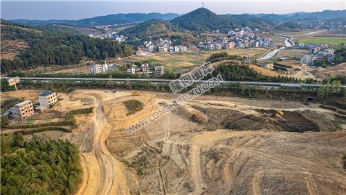 新新高速屋主塘枢纽，开挖建设中