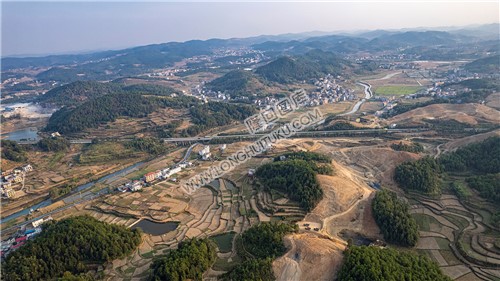 新新高速屋主塘枢纽，开挖建设中
