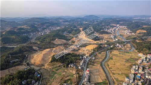 新新高速屋主塘枢纽，开挖建设中