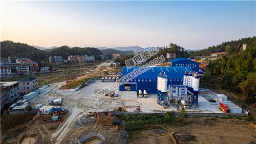 新新高速赧水特大桥，建设中