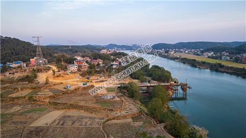 新新高速赧水特大桥，建设中