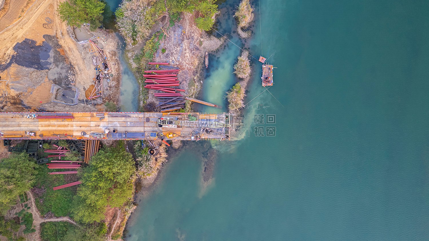 新新高速赧水特大桥，建设中