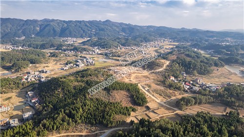 新新高速六都寨互通，建设中