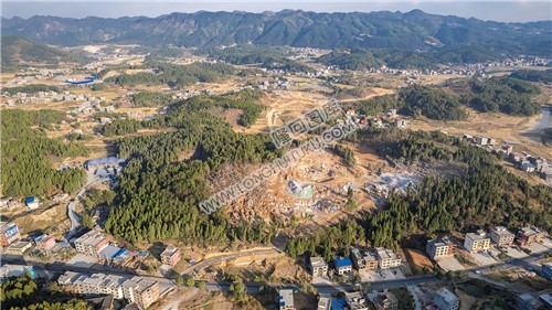 新新高速六都寨互通，建设中