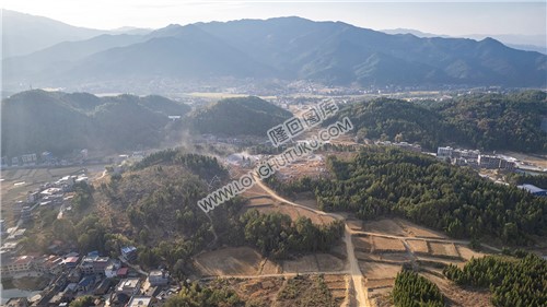 新新高速六都寨互通，建设中