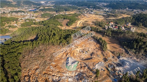 新新高速六都寨互通，建设中