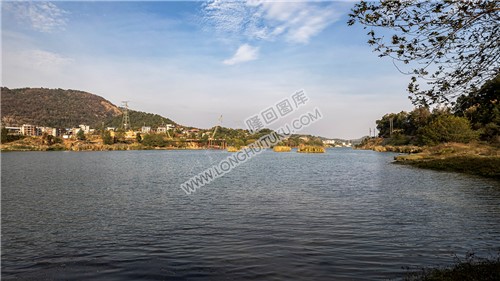 新新高速隆回赧水特大桥，建设中