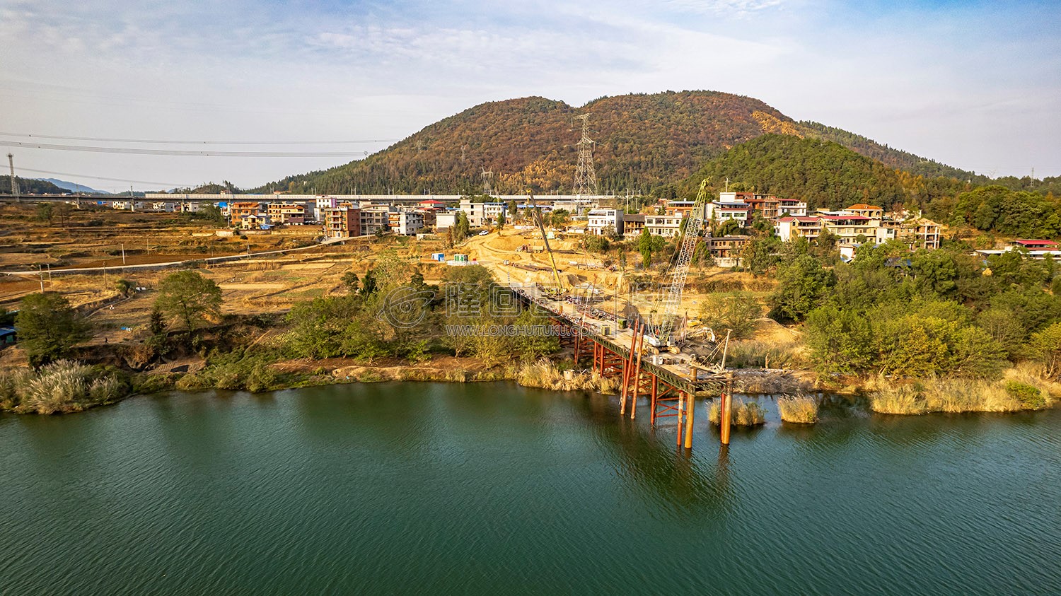 新新高速隆回赧水特大桥，建设中