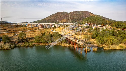 新新高速隆回赧水特大桥，建设中