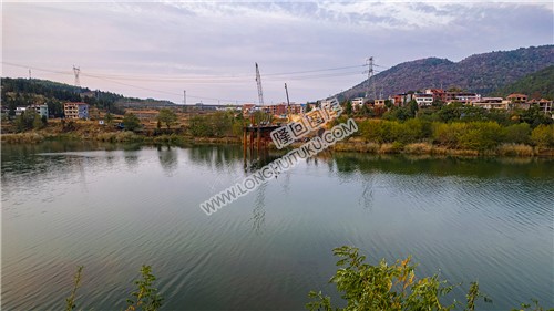 新新高速隆回赧水特大桥，建设中