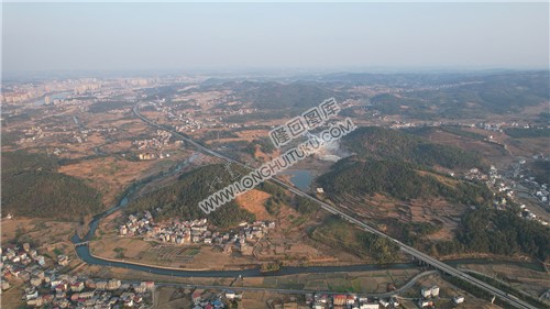 新新高速屋主塘枢纽，建设中