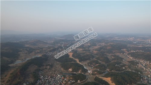 新新高速屋主塘枢纽，建设中