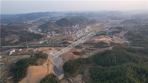 新新高速屋主塘枢纽，建设中