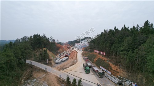 新新高速金石桥互动，建设中