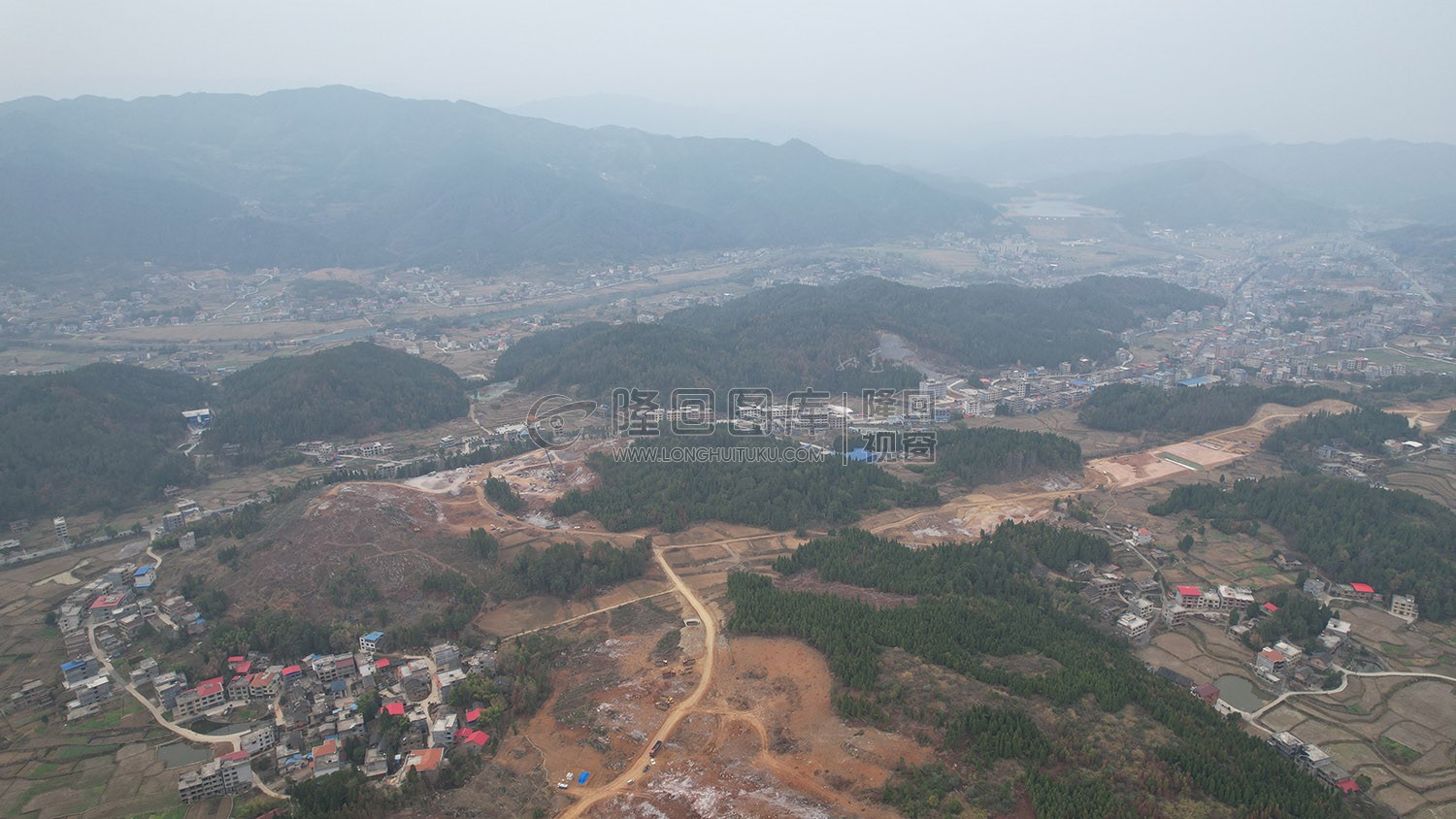 六都寨互通山体开挖中