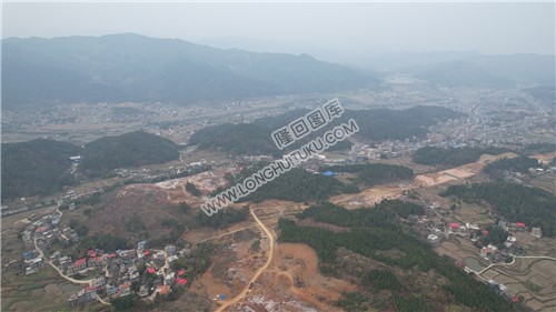 六都寨互通山体开挖中