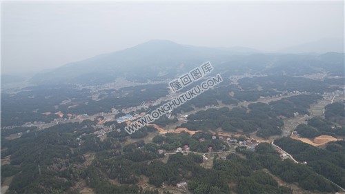 新新高速羊古坳互通出口，建设中