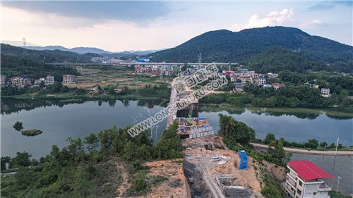 赧水特大桥施工桥梁已开通，火热施工中