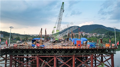 赧水特大桥施工桥梁已开通，火热施工中