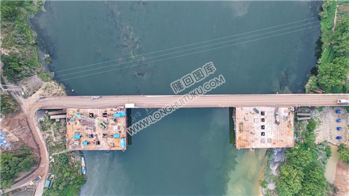 赧水特大桥施工桥梁已开通，火热施工中