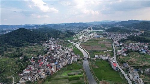 屋主塘枢纽，山体开挖完成