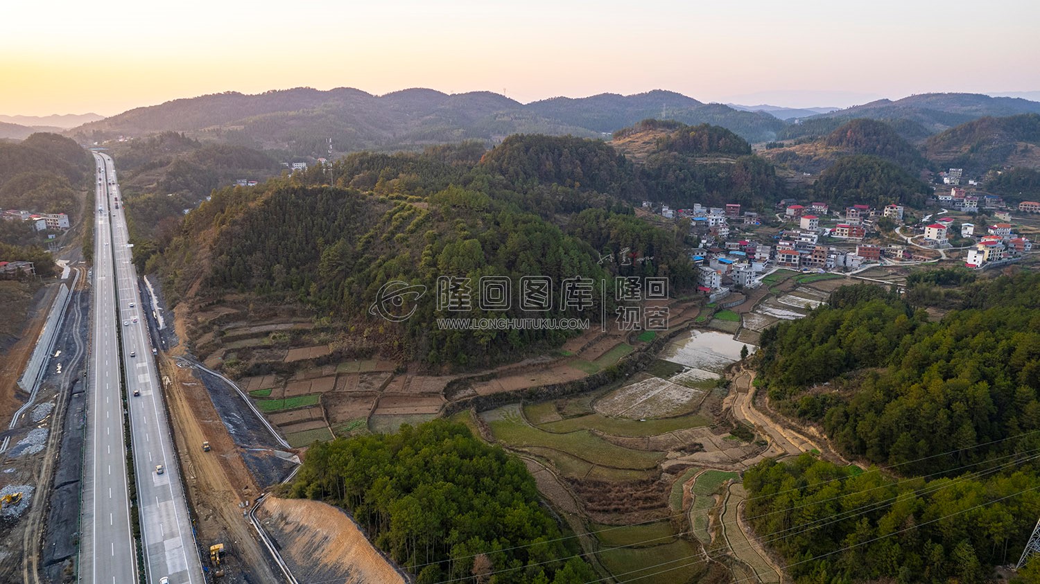 幸福村的三角塘村落
