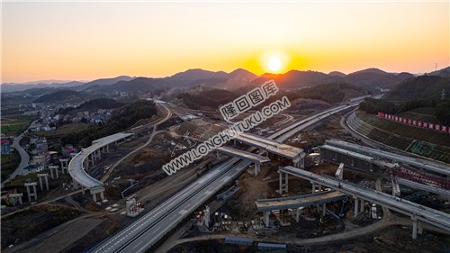 底下为沪昆高速